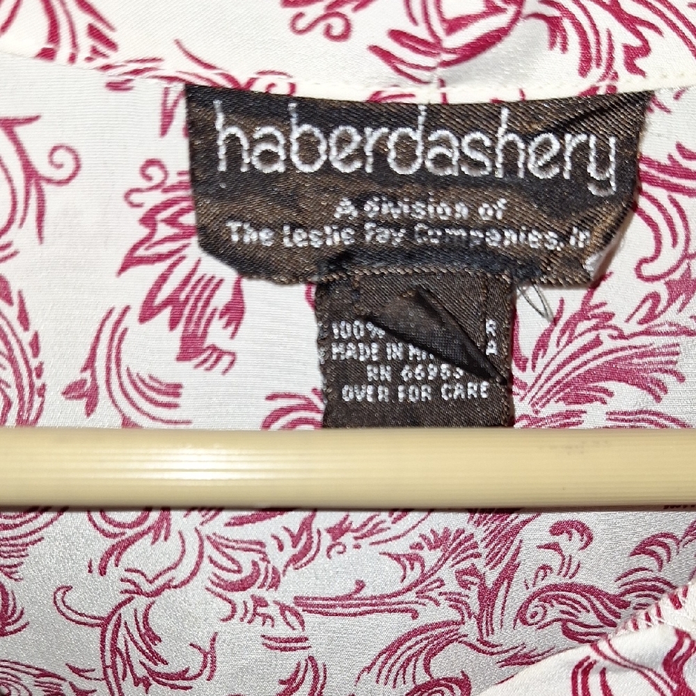 Chic Red And White Patterned Blouse - image 2